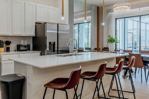 Microwave, oven, stovetop, dishwasher - Brand NEW 8Bedrooms/8Bathrooms With LED Pool (Orlando)