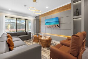 Télévision, cheminée, jeux vidéo