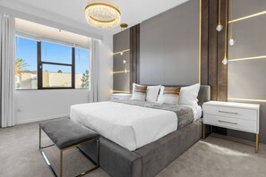 9 Schlafzimmer, Bügeleisen/Bügelbrett, Reisekinderbett, WLAN