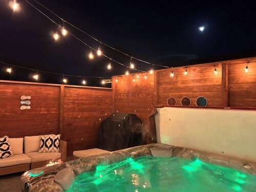 Surf & Sand, MCM Coastal Escape, Pet-friendly