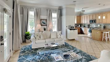 Studio (3 Bedrooms) | Khác
