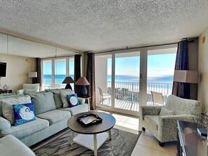 Condo (2 Bedrooms) | Property amenity