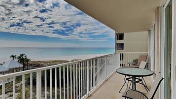 Condo (2 Bedrooms) | Depan hartanah