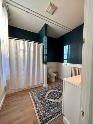 Luxury Suite, 1 King Bed, Non Smoking | Bathroom | Towels, soap, shampoo, toilet paper - 210 Main St (Ellsworth)