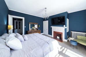 Luxury Suite | Individually decorated, individually furnished, free WiFi - 210 Main St (Ellsworth)