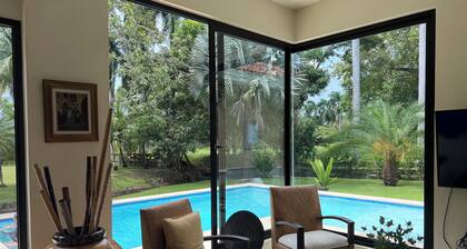 Beautiful Spacious 5-bedroom home ready for vacation!