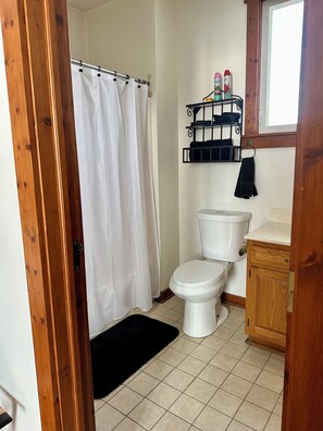 Asciugacapelli, asciugamani, sapone, carta igienica