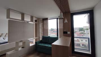 Basic Apartment, City View | Living area