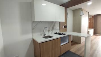 Estudio básico, vistas a la ciudad | Cocina privada