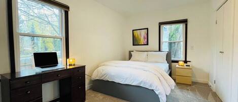 Basic Apartment | 1 bedroom, iron/ironing board, free WiFi