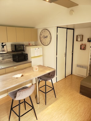 Microwave, oven, stovetop