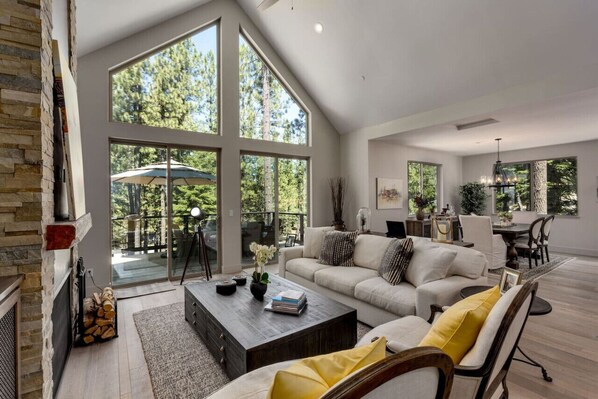 Smart TV, fireplace, offices