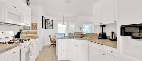 Microondas, horno, parrilla de estufa y lavavajillas