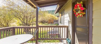 NEW! Cozy Cabin Retreat with Scenic Views