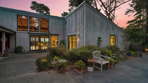 House (3 Bedrooms) | Interior - Serene Crest by Avantstay A+ Design Near Beaches (Pebble Beach)