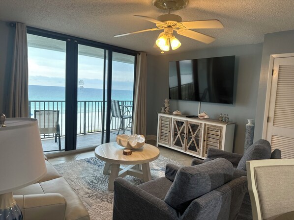 TV, DVD player - Serendipity Emerald Surf 405 (Navarre)