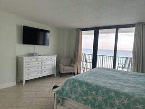 2 bedrooms, iron/ironing board, bed sheets - Serendipity Emerald Surf 405 (Navarre)