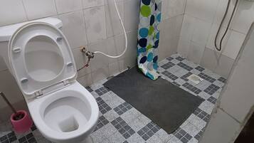 House, 3 Bedrooms, Accessible, Smoking | Kemudahan bilik mandi