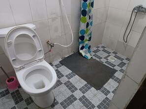 Nhà, 3 phòng ngủ, phù hợp cho người khuyết tật, hút thuốc | Tiện nghi phòng tắm