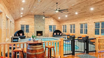 House (5 Bedrooms) | Interior