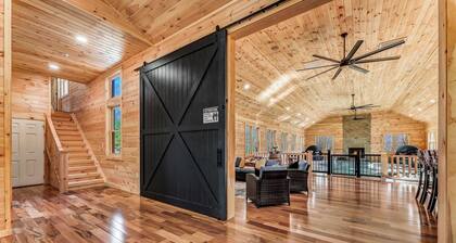 Grand Timber by Avantstay Indoor Pool, Sports Court, Game Room, & More!