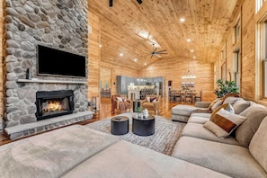 House (5 Bedrooms) | Interior