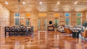 Interior - Grand Timber by Avantstay Indoor Pool + Sports Court + Game Room & More! (White Haven)