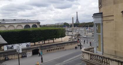 Beautiful, family-ready space in the historical heart of Paris!