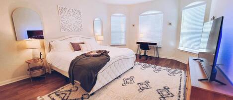 4 chambres, fer et planche à repasser, lit parapluie, Wi-Fi