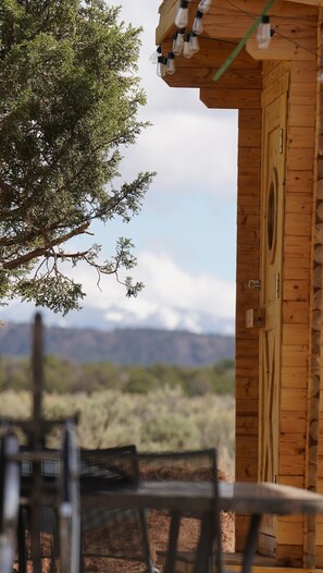 تناول الطعام بالخارج