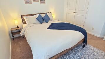2 bedrooms, iron/ironing board, WiFi (free), bed sheets