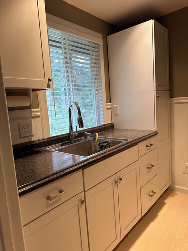 Cozy 1-bedroom suite on a small goat farm with full kitchen and living room