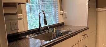 Cozy 1-bedroom suite on a small goat farm with full kitchen and living room