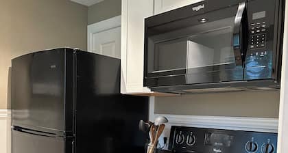 Cozy 1-bedroom suite on a small goat farm with full kitchen and living room