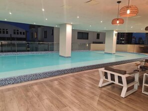 Indoor pool, outdoor pool - B7_DowntonBest Luxury Plus 2bdr-Pool-Gym-Sauna-Spa (Santo Domingo)