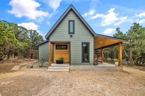 Exterior - Cozy 2-bedroom cabin in serene Wimberley with WiFi, AC (Wimberley)