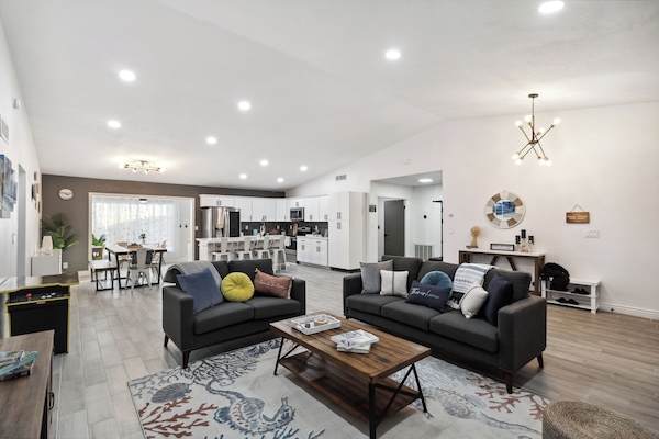 Family House | Living area | Flat-screen TV