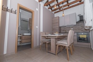 Fridge, oven, stovetop, dishwasher - Apartment Ivan - Two Badroom Apartment with Hot Tob (Šibenik)