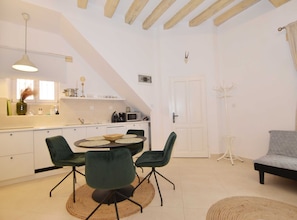 Dining - Modern and Cozy Rovinj Old Town Apartments - Studio Apartment (Rovinj)