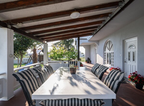 Outdoor dining