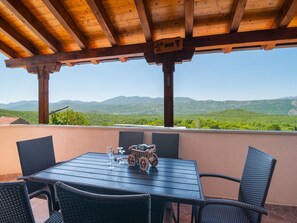 Outdoor dining - Villa Homeland - Five-Bedroom Home (Imotski)