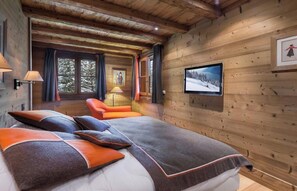 5 camere, una scrivania, ferro/asse da stiro, culla da viaggio