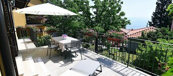 Charming Holiday Home with Terrace and Garden - One Bedroom Holiday Home