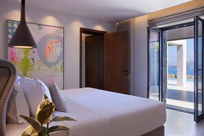 2 bedrooms, in-room safe, iron/ironing board, free WiFi
