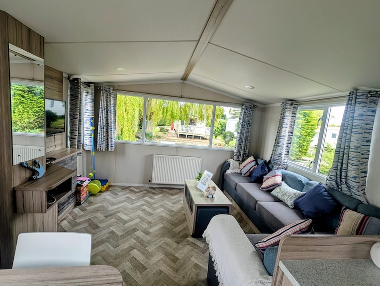 Stylish 8 Berth Caravan At Southview Park In Skegness Ref 33042m - Skegness