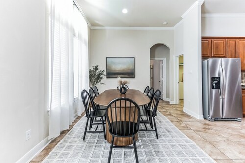 Pool Volleyball Oasis |Sleeps 18