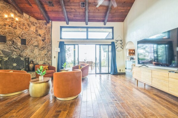 تلفزيون ذكي، كُتُب