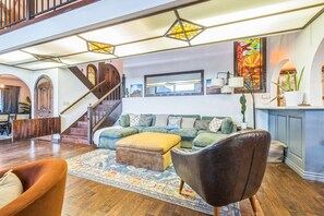 تلفزيون ذكي، كُتُب