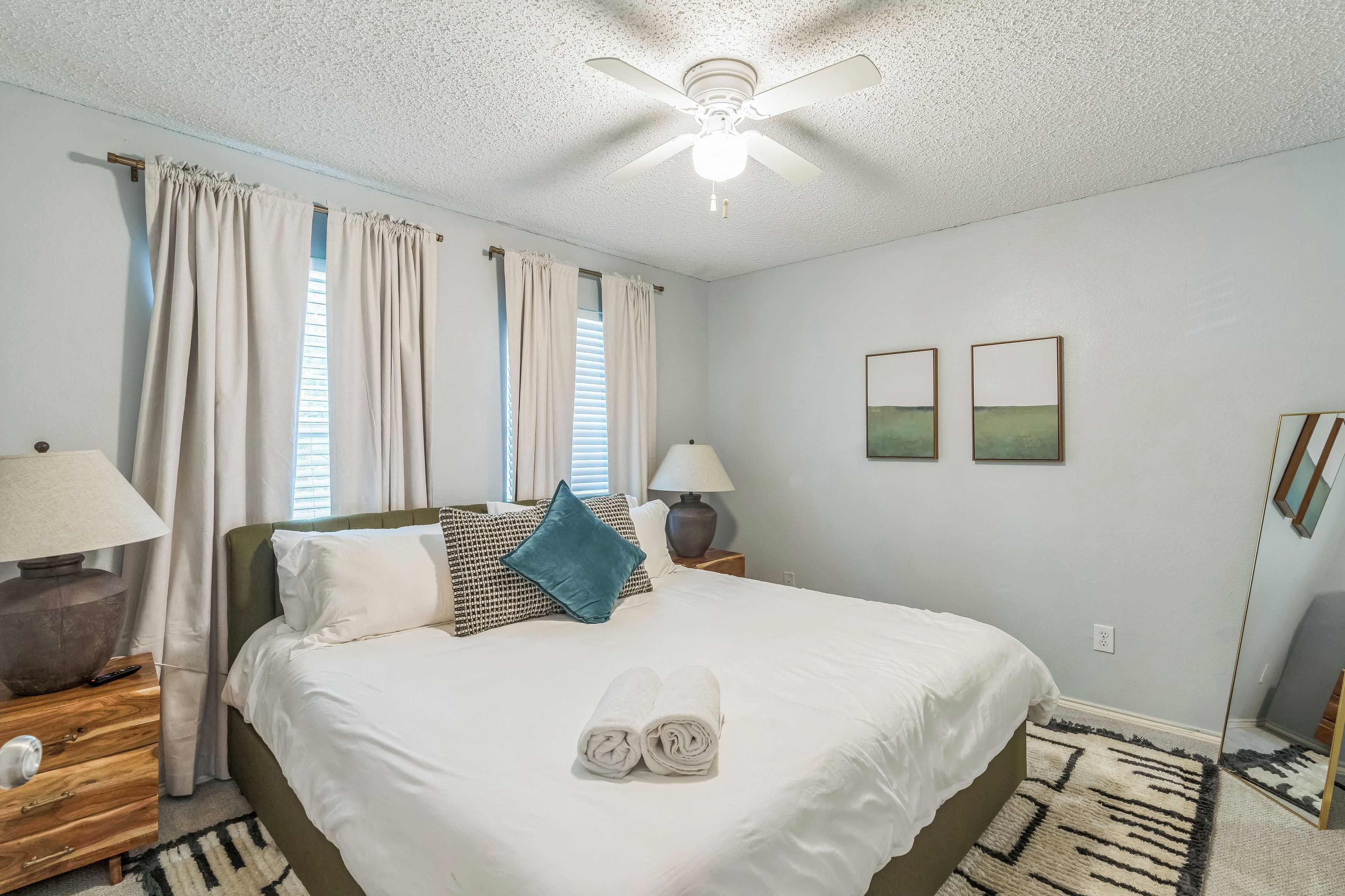 4 bedrooms, iron/ironing board, WiFi (free), bed sheets