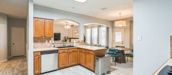 The Kendall | Cozy Home and Pool